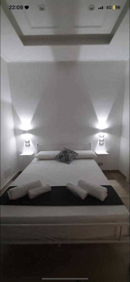Le Chic Rooms Naples Exterior photo